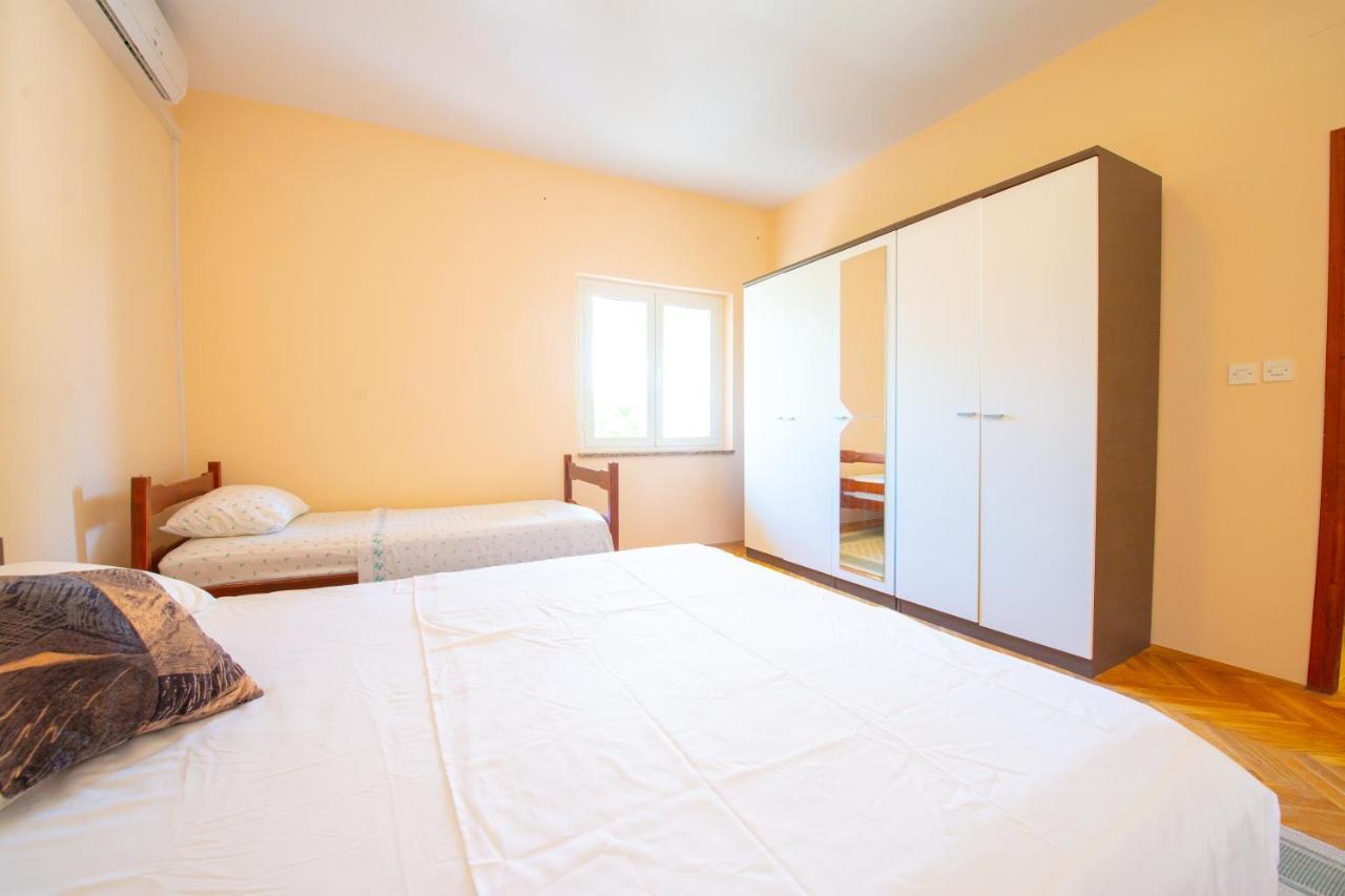 Apartments Facini Košljun Exterior foto